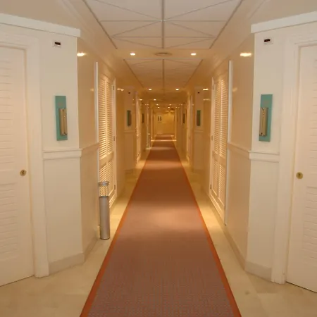 Playa Victoria Hotel